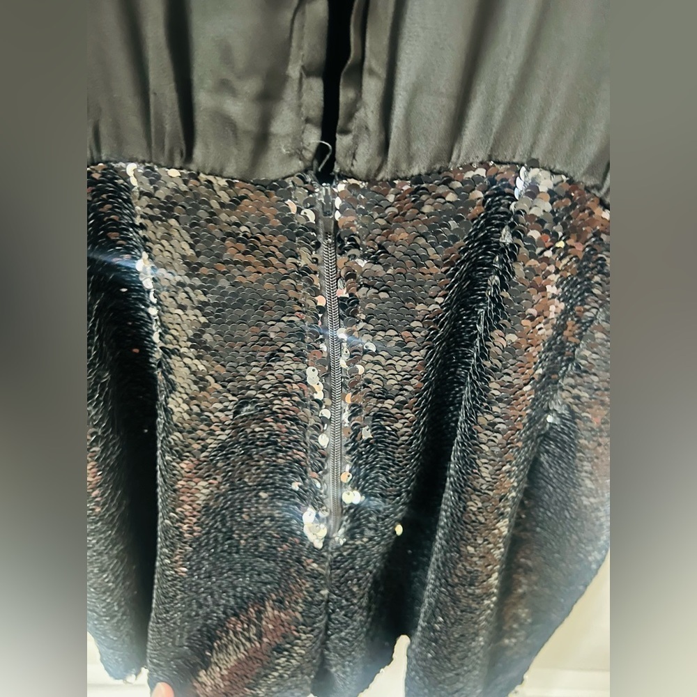 Beautiful black romper with sequined bottom and open back sz sm by Sweewe Paris - Picture 6 of 6